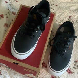 Vans Men's Black and White Sneakers